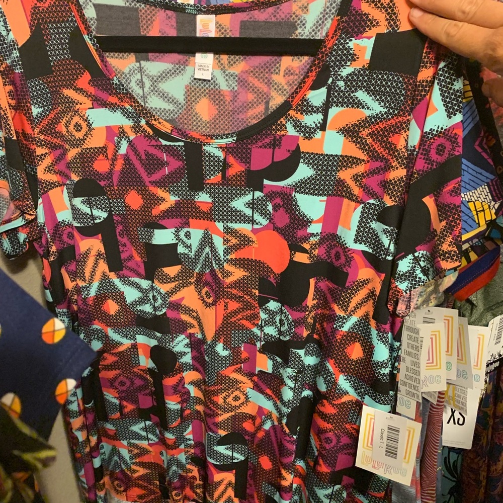 Lularoe large tee